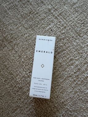 Herbivore Botanicals Emerald Facial Oil —